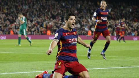 Suárez lo vuelve a hacer.