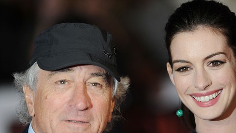 Robert De Niro y Anne Hathaway