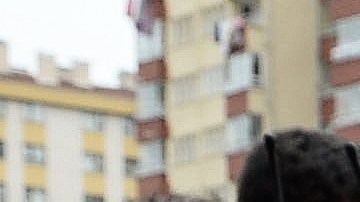 Familiares le dan el último adiós a una de las víctimas del atentado, en Ankara, Turquía.