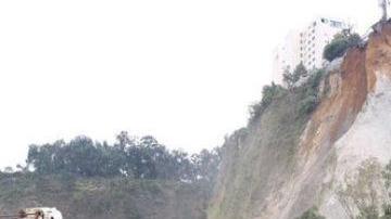 El deslizamiento de tierra afectó vehículos estacionados sin dejar heridos o víctimas que lamentar en Ciudad de México.