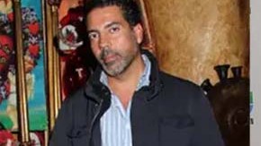 Moctezuma reveló a los medios que no quiere ser abuelo tan pronto.