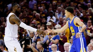 LeBron James y Stephen Curry protagonizaron unas Finales de la NBA memorables en junio. Ambos serán parte de la jornada de apertura el martes.