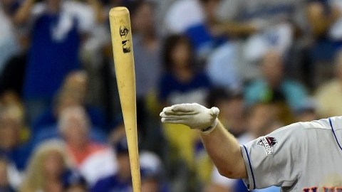 Daniel Murphy conecta un jonrón en la sexta entrada con el cual los Mets derrotaron a los Dodgers en el decisivo juego 5 de la Serie Divisional.