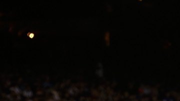 Daniel Murphy pisa el home tras batear jonrón solitario en el tercer inning, para hilvanar cinco partidos volándose la barda.