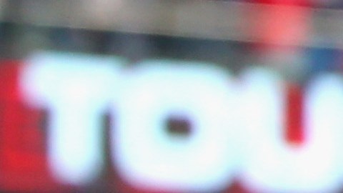 Tom Brady y Rob Gronkowski celebran efusivamente otro pase de touchdown, en el cuarto periodo de su juego contra los Jets.