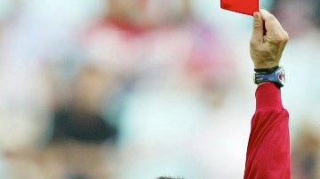 Rafa Márquez arrastra la fama desde aquella tarjeta roja en el Mundial 2002.