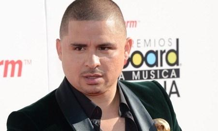 El cantante Larry Hernández supuestamente no tendrá que viajar a Carolina del Sur en calidad de detenido.