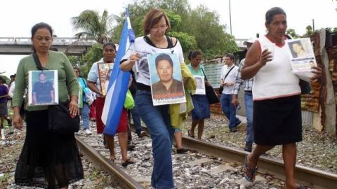 Madres en busca de migrantes.