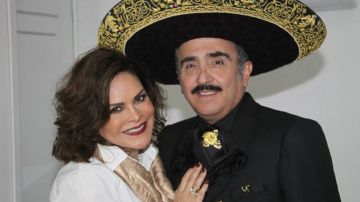 Así lucían de contentos y enamorados Mara Patricia Castañeda y Vicente Fernández Jr. cuando estaban casados.