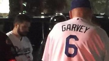 El joven se encuentra en condición crítica.