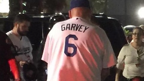 El joven se encuentra en condición crítica.