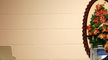 Las mujeres votan más que los hombres, incluyendo las latinas.