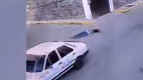 robo cuernavaca mujer arrastrada