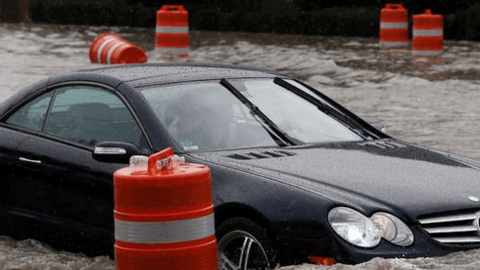 Se han cerrado varias carreteras en Texas por las inundaciones.