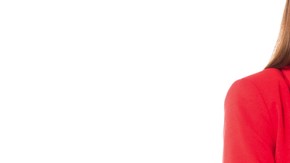 Si quieres disimular tu estatura, lleva dos colores distintos en las prendas de arriba y abajo. /Shuttertstock