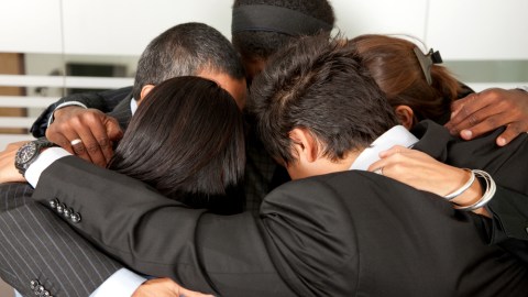 abrazo oficina