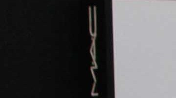 En Union Square donde policias informan a la gente sobre Vision Cero.
Jaywalking va a ser implementado para evitar que personas tengas accidentes en intersecciones de Queens y el resto de los boros.
Foto Credito: Mariela Lombard / El Diario.