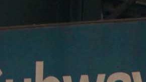 En Union Square donde policias informan a la gente sobre Vision Cero.
Jaywalking va a ser implementado para evitar que personas tengas accidentes en intersecciones de Queens y el resto de los boros.
Foto Credito: Mariela Lombard / El Diario.