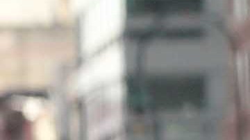 En Union Square donde policias informan a la gente sobre Vision Cero.
Jaywalking va a ser implementado para evitar que personas tengas accidentes en intersecciones de Queens y el resto de los boros.
Foto Credito: Mariela Lombard / El Diario.