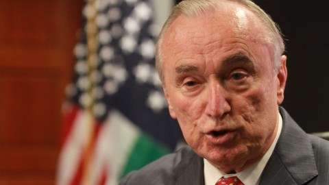 Comisionado de policia William Bratton recibio al reportero de El Diario y estuvo en Grand Central.
Foto Credito: Mariela Lombard / El Diario.