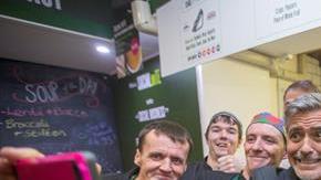 Clooney se encuentra en Escocia para dar una conferencia en los Scottish Business Awards.