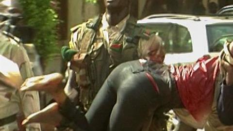Fuerzas especiales rescatan a rehenes de un hotel en Mali.