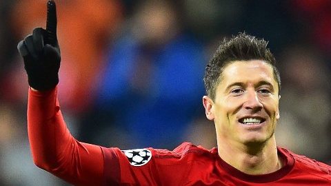 Lewandowski hizo uno en la goleada.