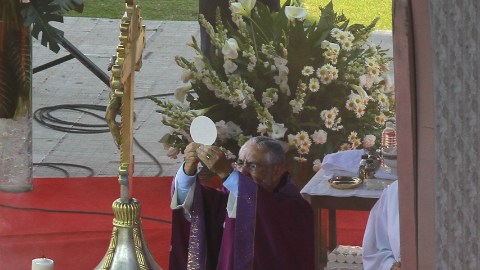 Dos días después de su muerte se celebró un funeral abierto al público en el Estadio Azteca de la Ciudad de México.