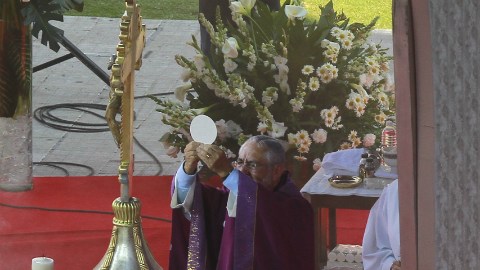 Dos días después de su muerte se celebró un funeral abierto al público en el Estadio Azteca de la Ciudad de México.