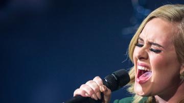 Adele también aprovechó para aclarar que no está embarazada.