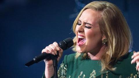 Adele también aprovechó para aclarar que no está embarazada.