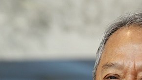 El cantautor Armando Manzanero defiende a Luis Miguel pero no está de acuerdo con el proceder de su equipo de trabajo.