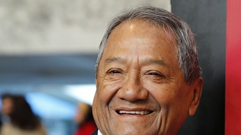 El cantautor Armando Manzanero defiende a Luis Miguel pero no está de acuerdo con el proceder de su equipo de trabajo.