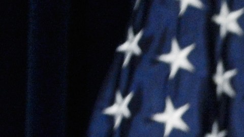 Cuando Bush dio su primer discurso sobre política exterior en Agosto, en la Biblioteca Reagan de Simi Valley, no se comprometió a enviar tropas a Siria. La semana pasada, tras los ataques a París, su postura cambió radicalmente.