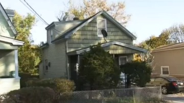 En esta casa del condado de Nassau un pit bull atacó de manera mortal a una niña de 9 años.
