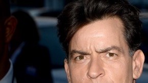 Charlie quiere aprovechar su fama de forma positiva ayudando a otras personas afectadas por el virus.