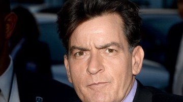 Charlie quiere aprovechar su fama de forma positiva ayudando a otras personas afectadas por el virus.