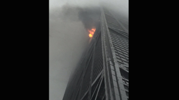 Un incendio se desató en un departamento del piso 50 de la Hancock Tower, en Chicago.