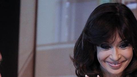 La presidenta Cristina Fernández rechaza las acusaciones de la oposición.