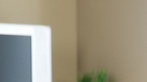 Estudio identifica 20 canciones actuales que ayudan a despertar con rapidez y empezar el día de actividades con optimismo.