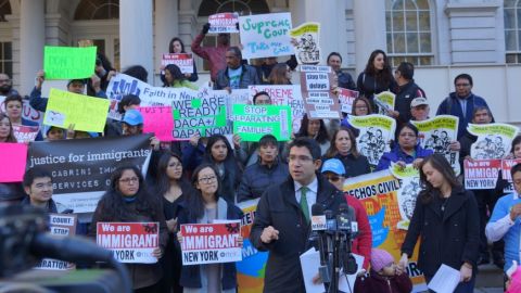 Protesta DACA-DAPA  escalinatas City Hall