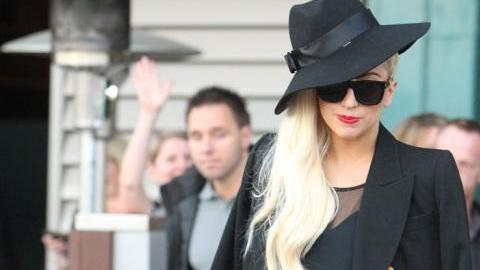 Gaga bebió bastante whisky durante el programa de Alan Carr.