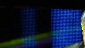 Enrique Guzmán prefiere no tocar temas polémicos públicamente en una autobiografía.