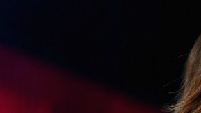 Ella respondió al Molusco, demostrando que está muy orgullosa de su pecho natural.