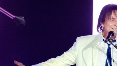 El cantante de "Lady Laura" ha vendido más de 120 millones de álbums a lo largo de su carrera.