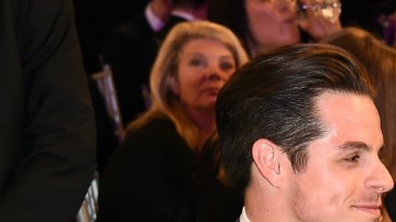 Jennifer y Smart se conocieron trabajando juntos hace tres años., cuando él dirigió las coreografías de su gira.