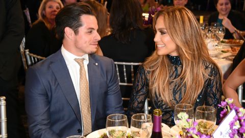 Jennifer y Smart se conocieron trabajando juntos hace tres años., cuando él dirigió las coreografías de su gira.