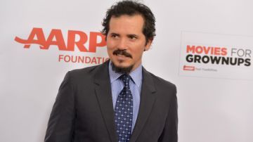 El actor colombiano se une a otros artistas que han criticado la polémica decisión de NBC.