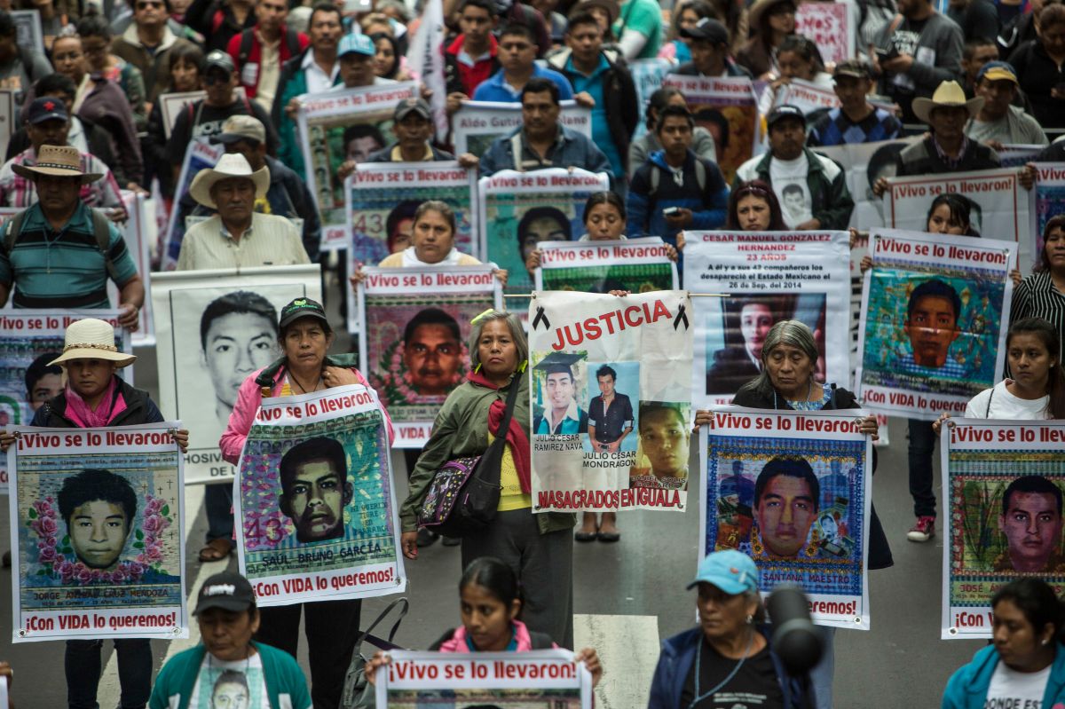 La demanda de justicia para las víctimas de Ayotzinapa no cesa.