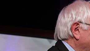 Los candidatos presidenciales demócratas, el senador Bernie Sanders y Hillary Clinton, ya tienen sus corridos mexicanos.